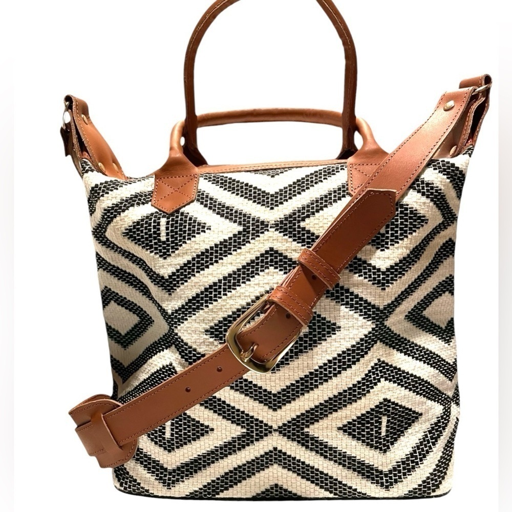 NWOT TRIBE ALIVE Rachel Zoe Black & White Shopper Tote Bag Leather luggage strap